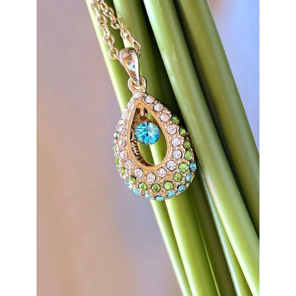 🎁AUSTRIAN CRYSTALS Teardrop Pendant Necklace